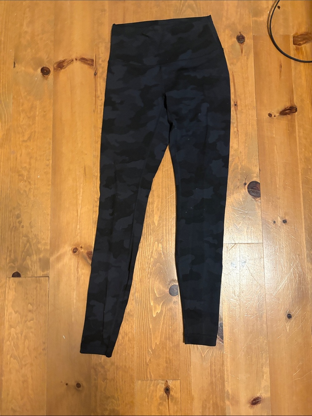 BLACK LULULEMON LEGGINGS